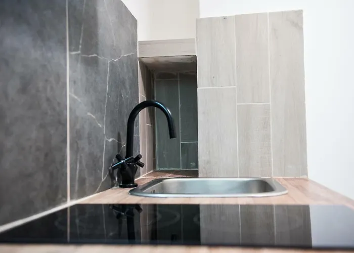 Tulip #colony Center Apartment *
